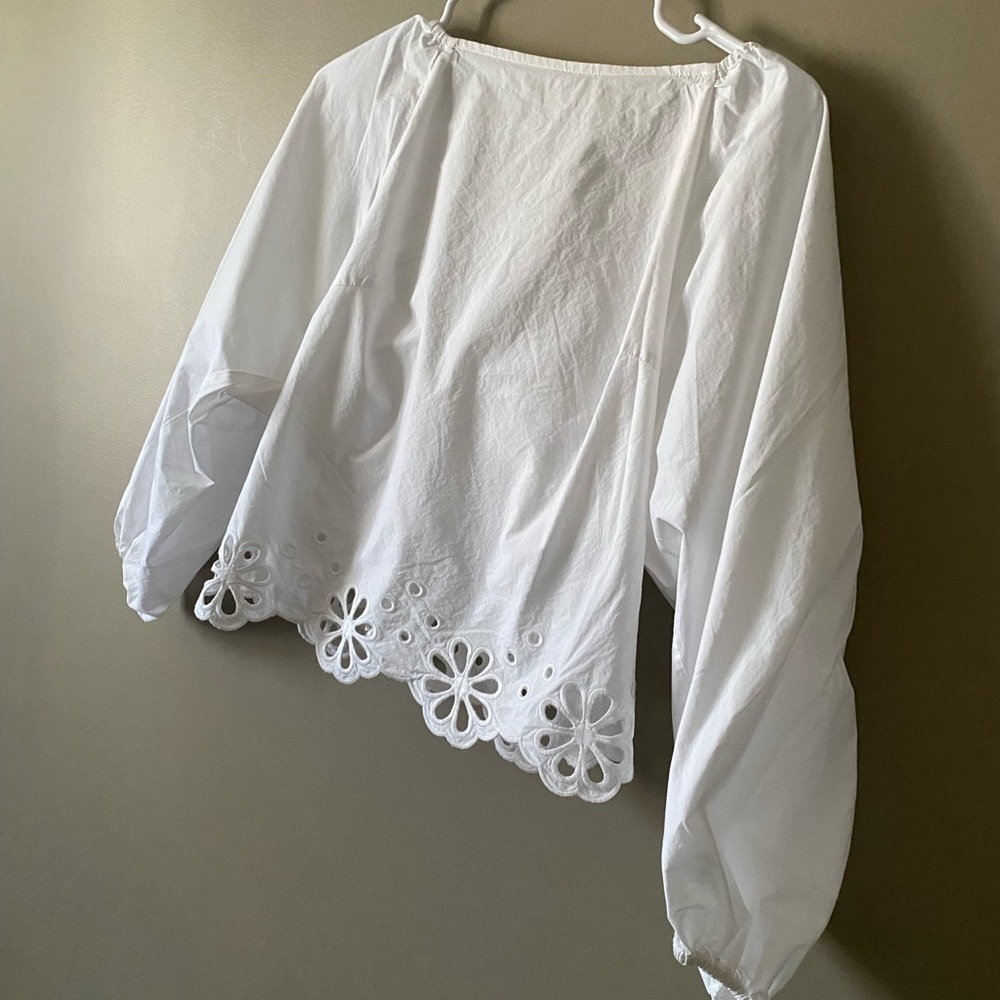 H&M White Eyelet Hem Long Sleeve cottonTop S
